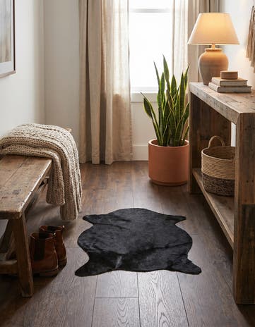1' 8 x 2' 6 Cowhide Leather Rug