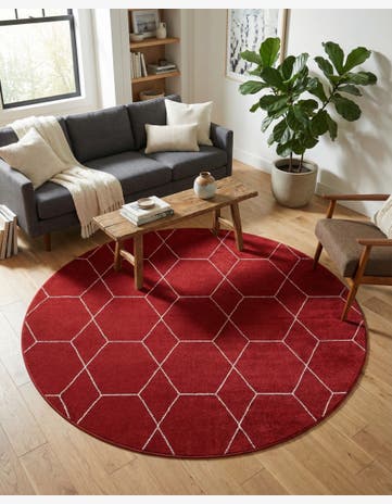 Red Trellis Frieze Round Rug