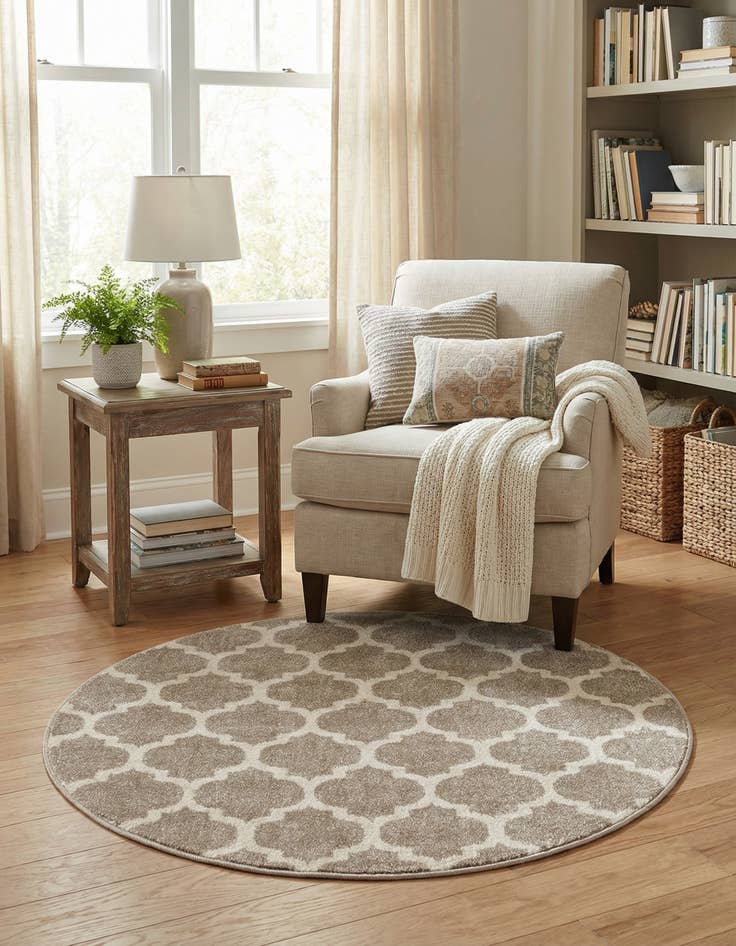 Detail image of  3' x 3' Lattice Round Rug