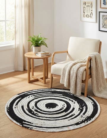 Black and White Handmade Braided Chindi Round Rug