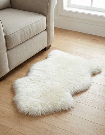 1' 10 x 3' Natural Sheepskin Freeform Rug