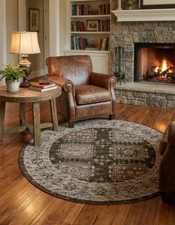Green Grand Tradition Round Rug