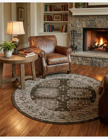 Green Grand Tradition Round Rug