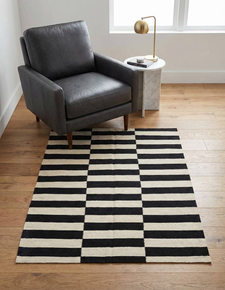 Detail image of 3' 4 x 4' 10 Hand Woven Kilim Modern Wool Rug