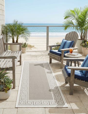 Gray Easy-Clean Coastal Indoor / Outdoor Runner Rug