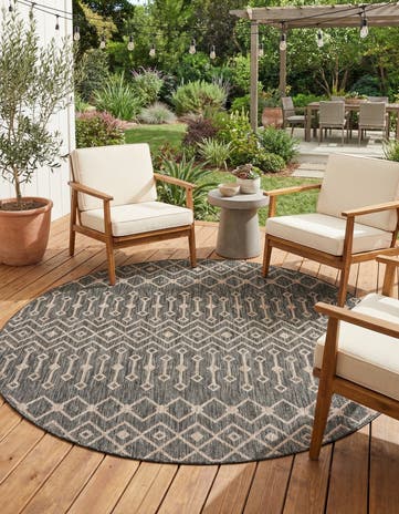 7' 10 x 7' 10 Easy-Clean Lattice Indoor / Outdoor Round Rug