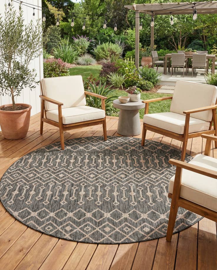 Detail image of 7' 10 x 7' 10 Easy-Clean Lattice Indoor / Outdoor Round Rug