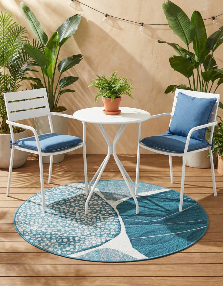 Detail image of 3' 3 x 3' 3  Washable Modern Indoor / Outdoor Round Rug