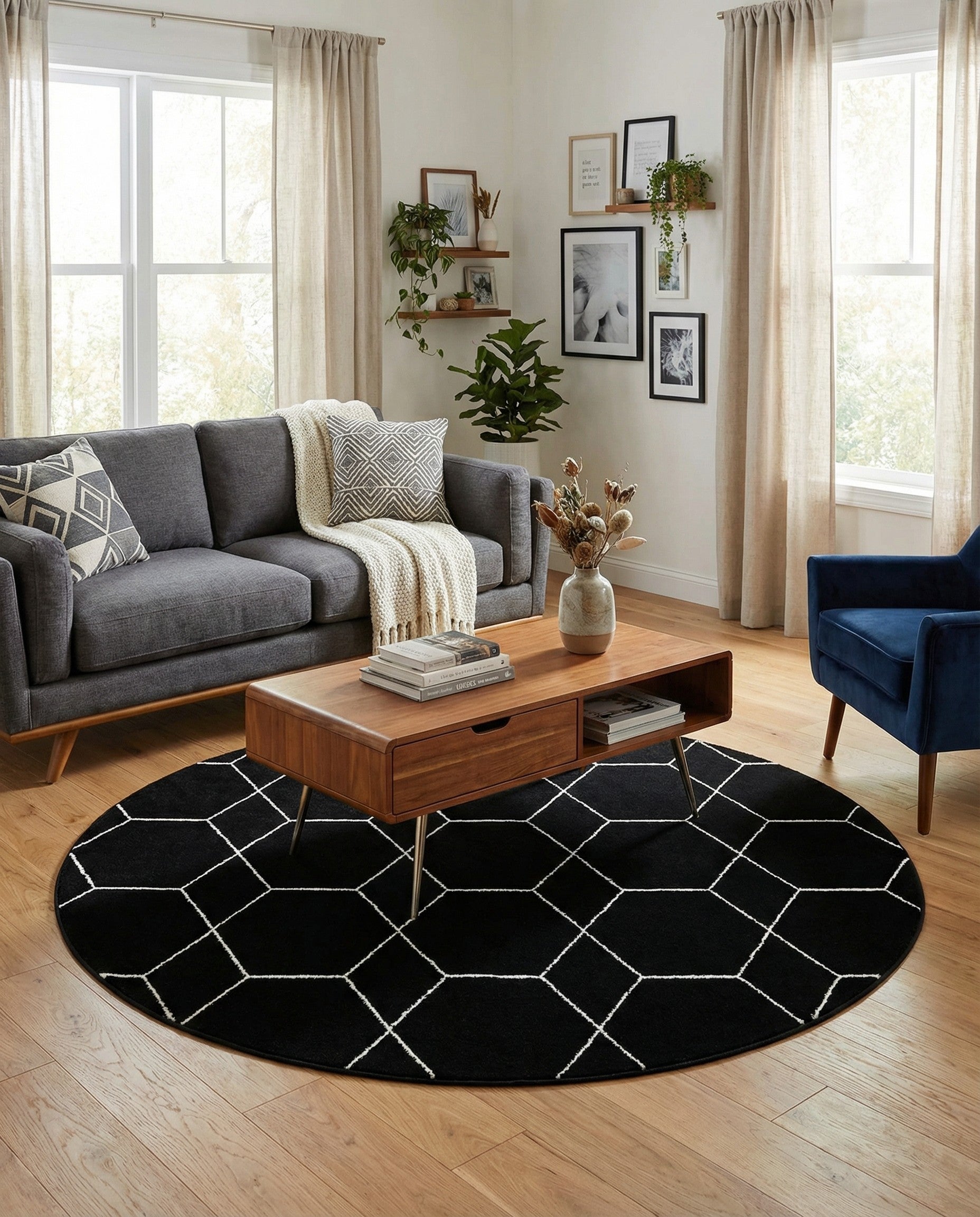 7' 10 x 7' 10 Trellis Frieze Round Rug