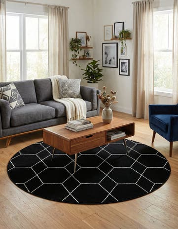 7' 10 x 7' 10 Lattice Frieze Round Rug