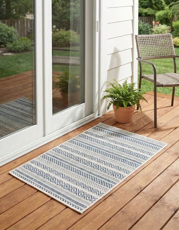 2' x 3' Easy-Clean Ribbon Indoor / Outdoor Rug