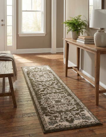 Green Grand Tradition Runner Rug