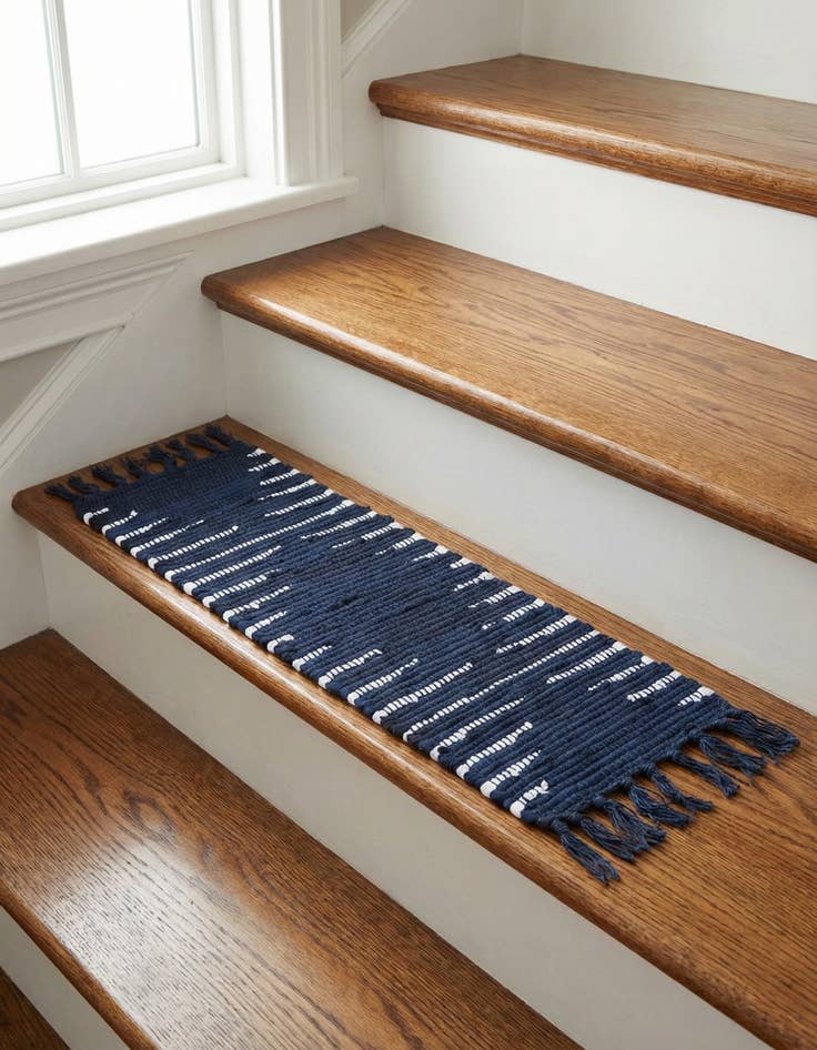 Detail image of 0' 9 x 2' 6  Hand Woven Chindi Cotton Stair Rug