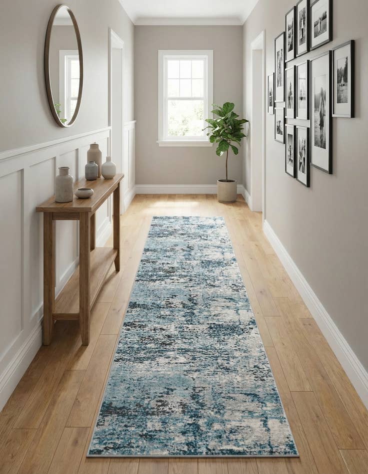 Detail image of 2' 7 x 13' Leipzig Runner Rug