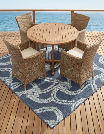 7' 10 x 7' 10 Easy-Clean Coastal Indoor / Outdoor Square Rug
