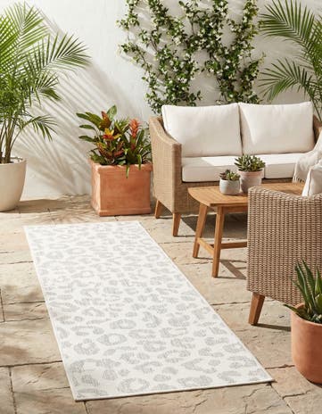2' x 6' Easy-Clean Safari Indoor / Outdoor Runner Rug