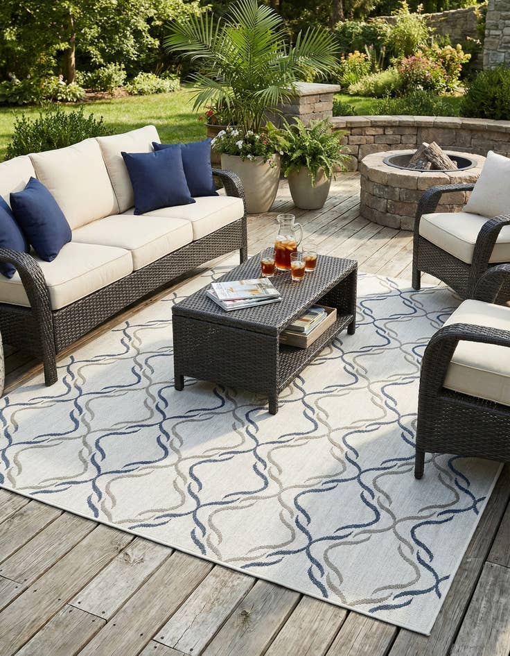 Detail image of 7' 10 x 7' 10 Washable Lattice Indoor / Outdoor Square Rug