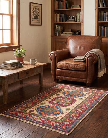 2' 8 x 4' 4 Hand Knotted Kazak Rug