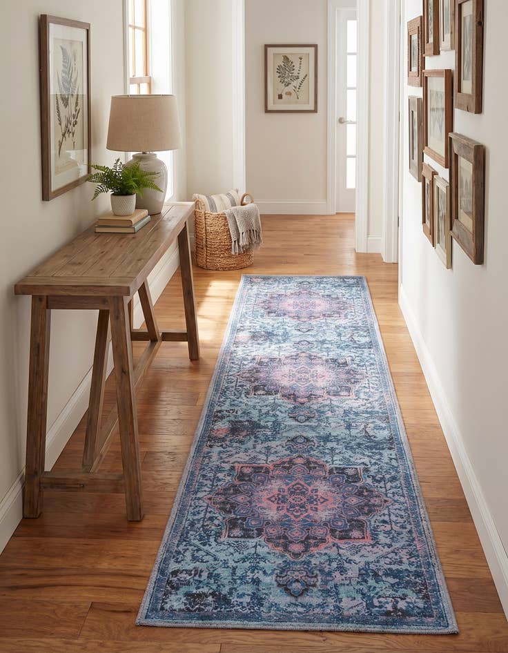 Detail image of 2' x 9' 10 Washable Francesca Runner Rug