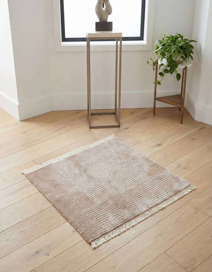 Detail image of 2' 6 x 2' 7 Hand Knotted Darya Wool Square Rug