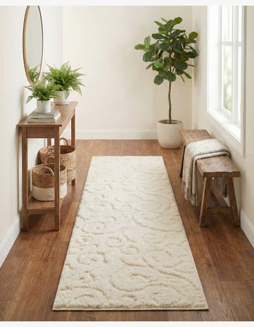 2' x 6' 9 Floral Shag Runner Rug