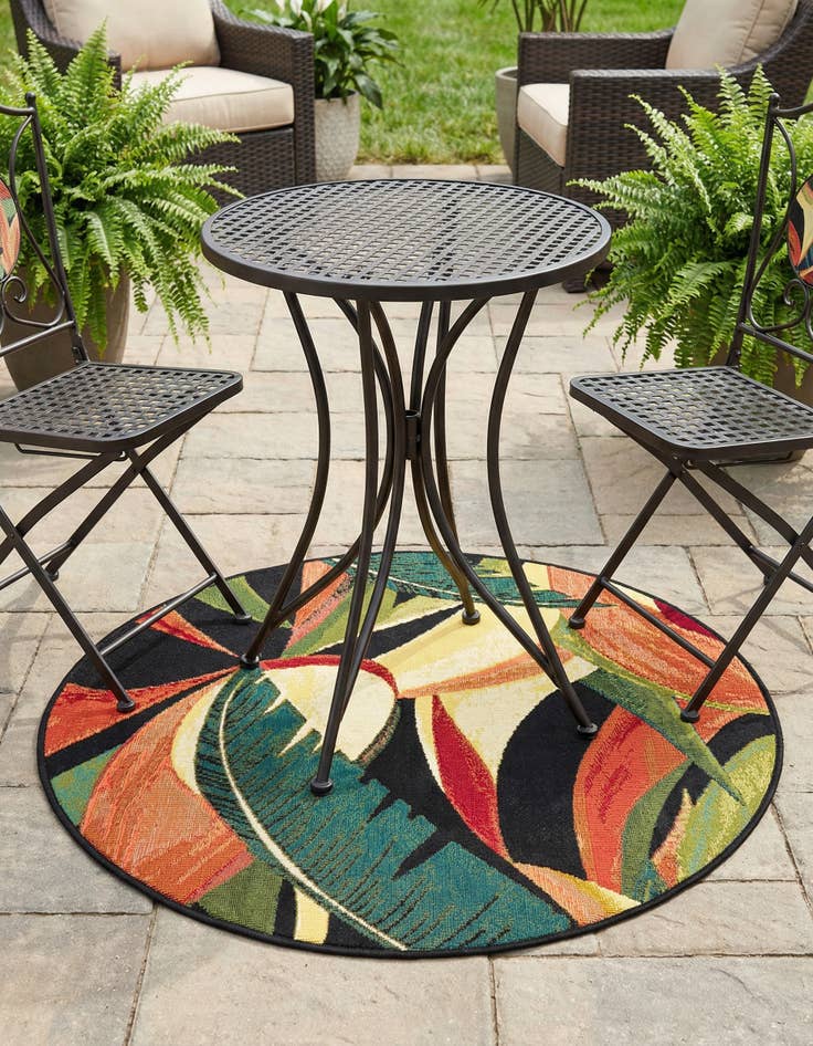 Detail image of 3' x 3'  Washable Botanical Indoor / Outdoor Round Rug
