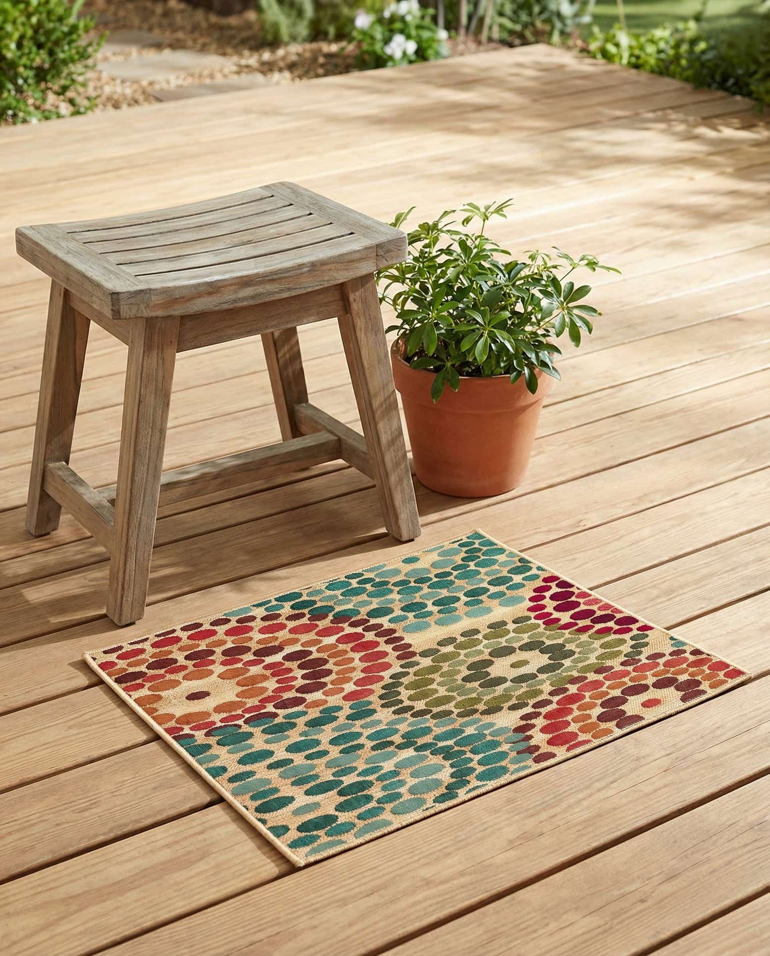 2' 2 x 3' Easy-Clean Modern Indoor / Outdoor Rug