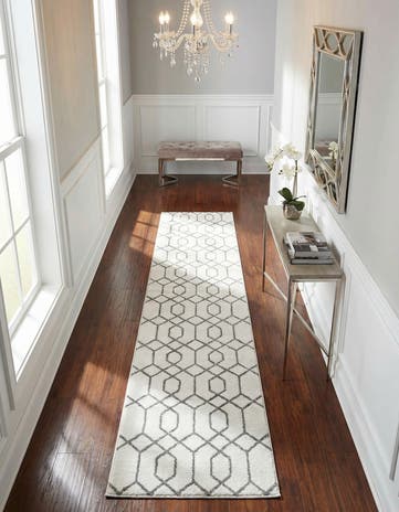 2' 7 x 12' Marilyn Monroe™ Glam Trellis Runner Rug
