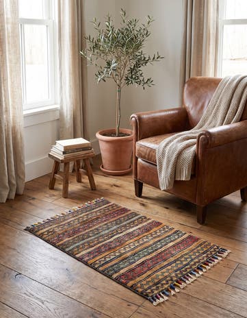 1' 4 x 2' Hand Knotted Ziegler Rug