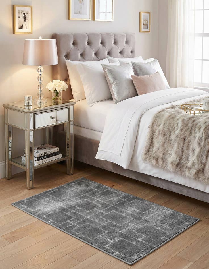 Detail image of 2' x 3'  Marilyn Monroe&trade; Glam Deco Rug