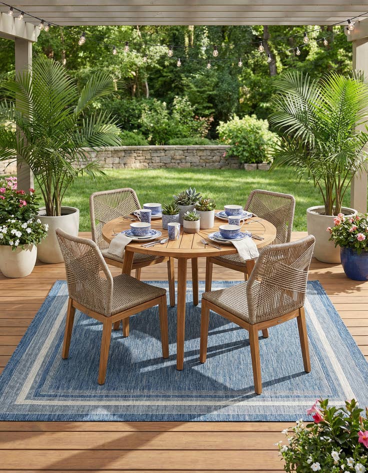 Detail image of 7' 10 x 7' 10 Easy-Clean Border Indoor / Outdoor Square Rug