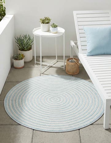 3' x 3' Easy-Clean Sabrina Soto Indoor / Outdoor Round Rug
