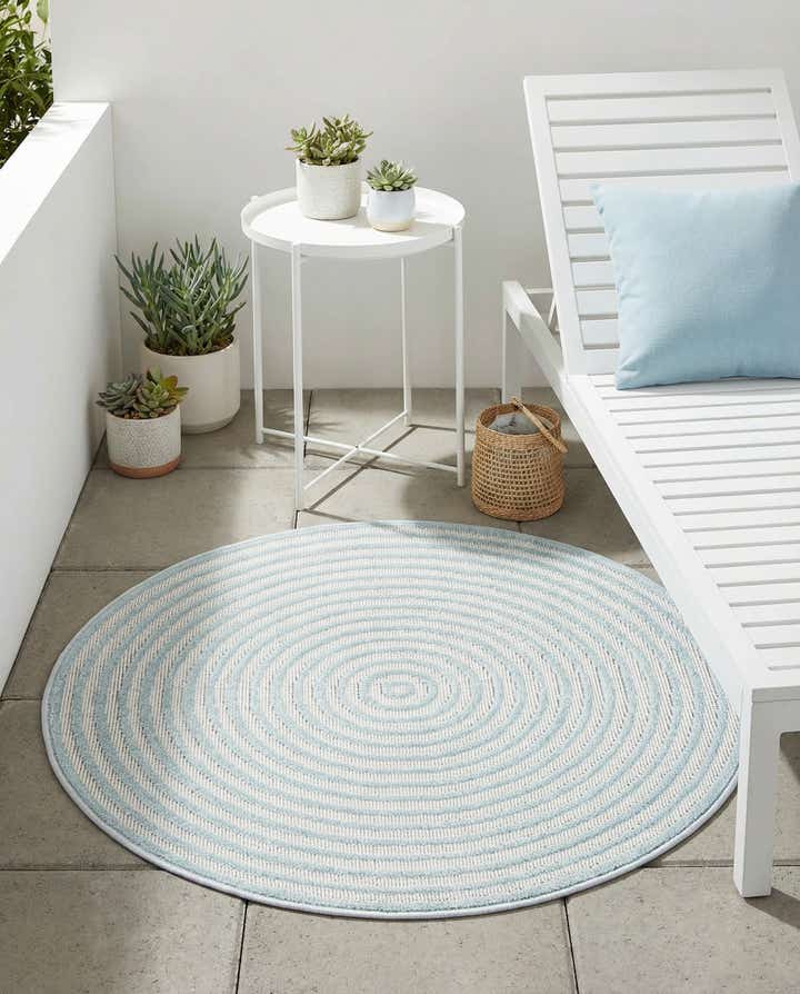 3' x 3' Easy-Clean Sabrina Soto Indoor / Outdoor Round Rug