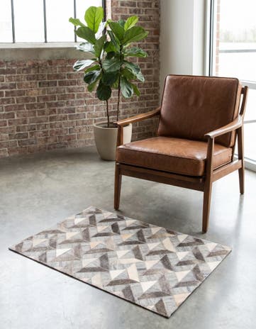 2' 1 x 3' 1 Cowhide Rug