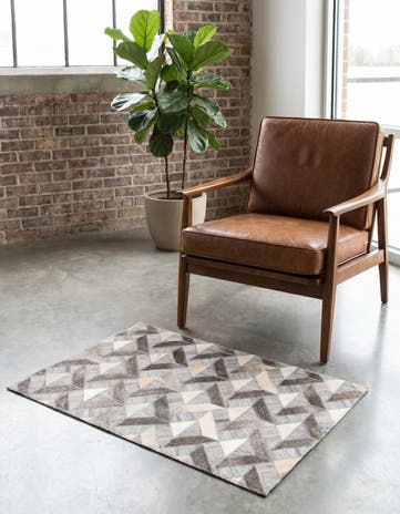 2' 1 x 3' 1 Cowhide Rug