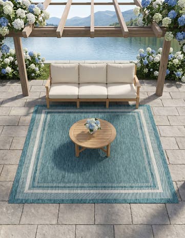 7' 10 x 7' 10 Easy-Clean Border Indoor / Outdoor Square Rug