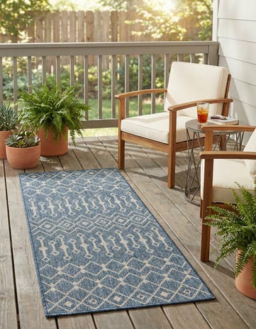 2' x 4' Easy-Clean Lattice Indoor / Outdoor Runner Rug