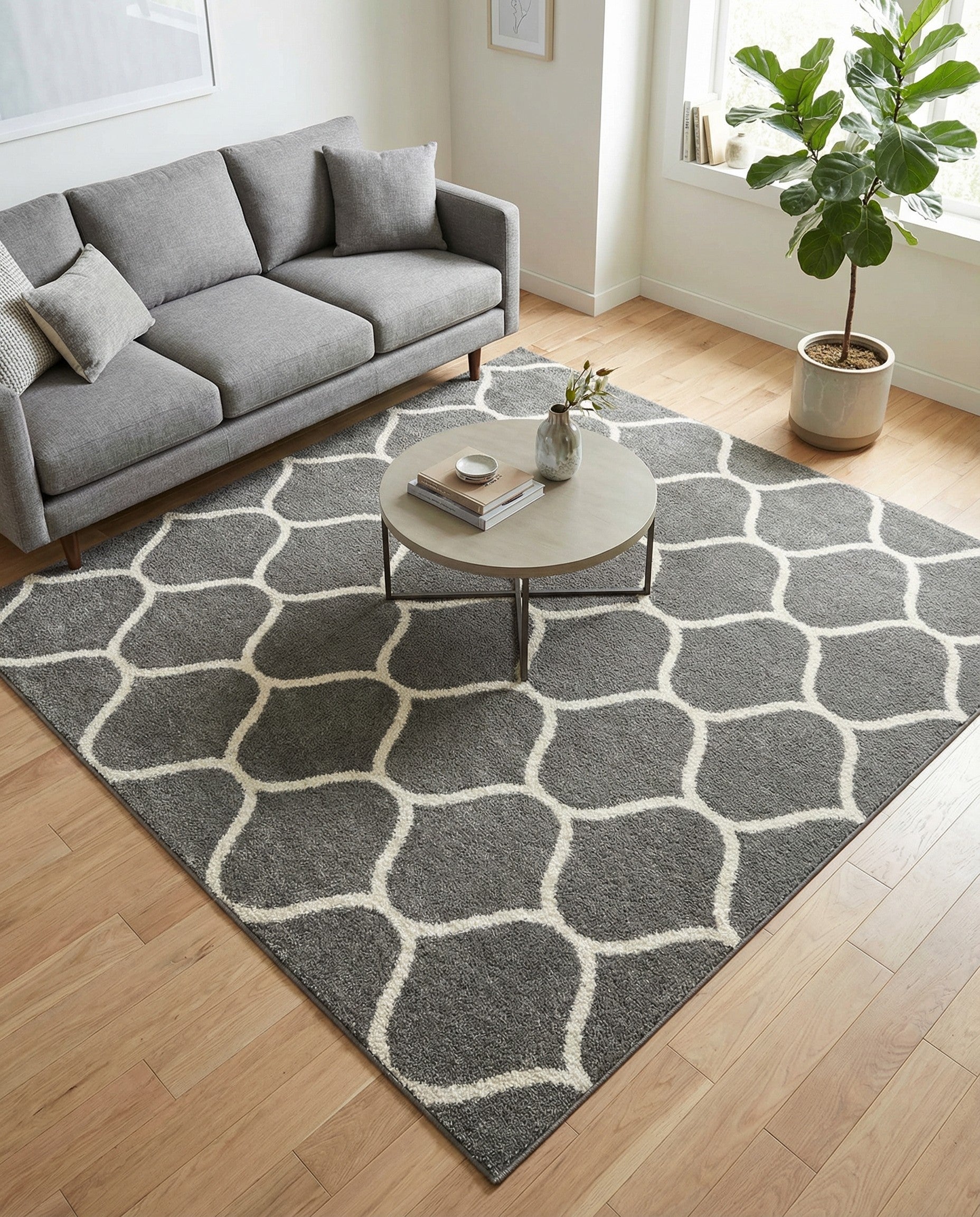 7' 10 x 7' 10 Trellis Frieze Square Rug