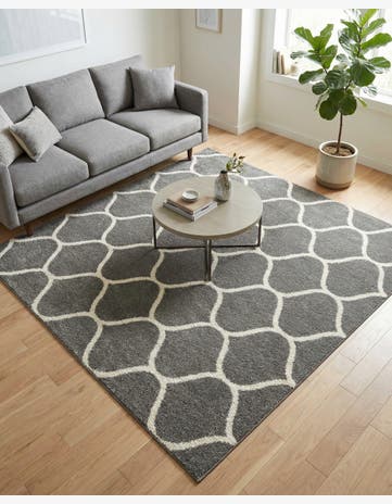 7' 10 x 7' 10 Trellis Frieze Square Rug