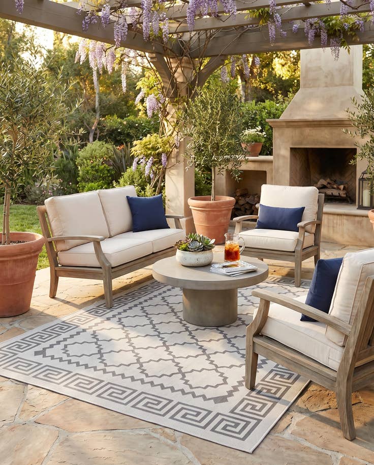 Detail image of 6' x 9' Easy-Clean Trellis Indoor / Outdoor Rug