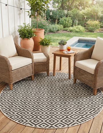 5' 3 x 5' 3 Easy-Clean Jill Zarin Costa Rica Indoor / Outdoor Round Rug