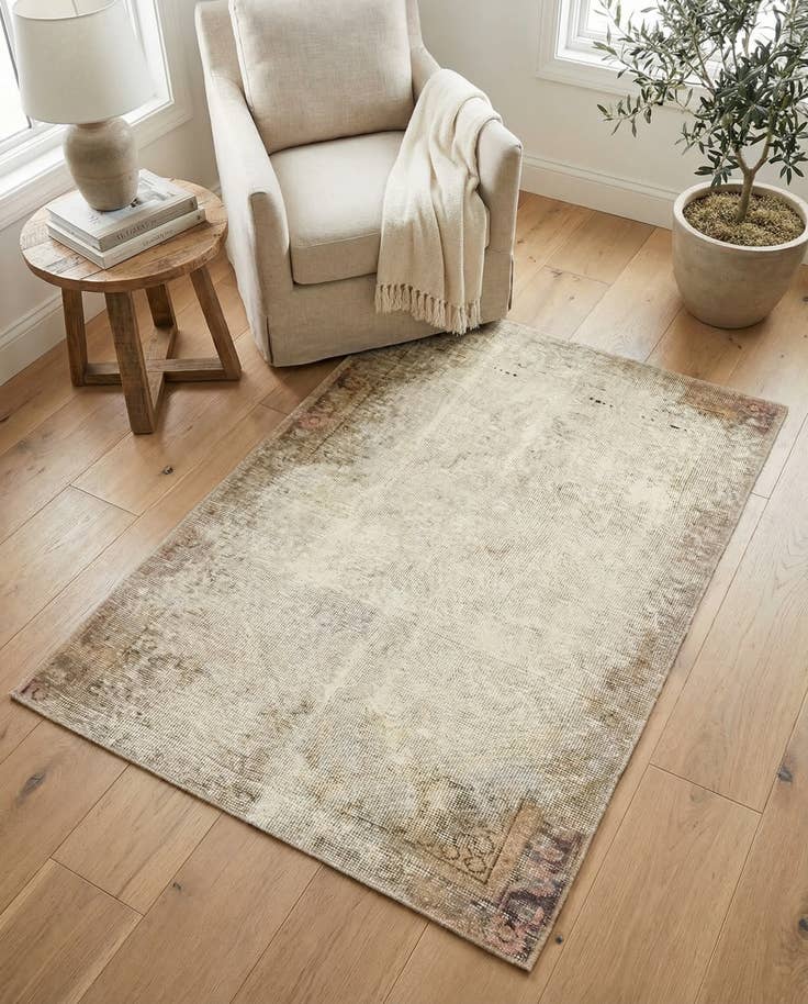 Detail image of 3' x 4' 8 Hand Knotted Ultra Vintage Persian Wool Rug