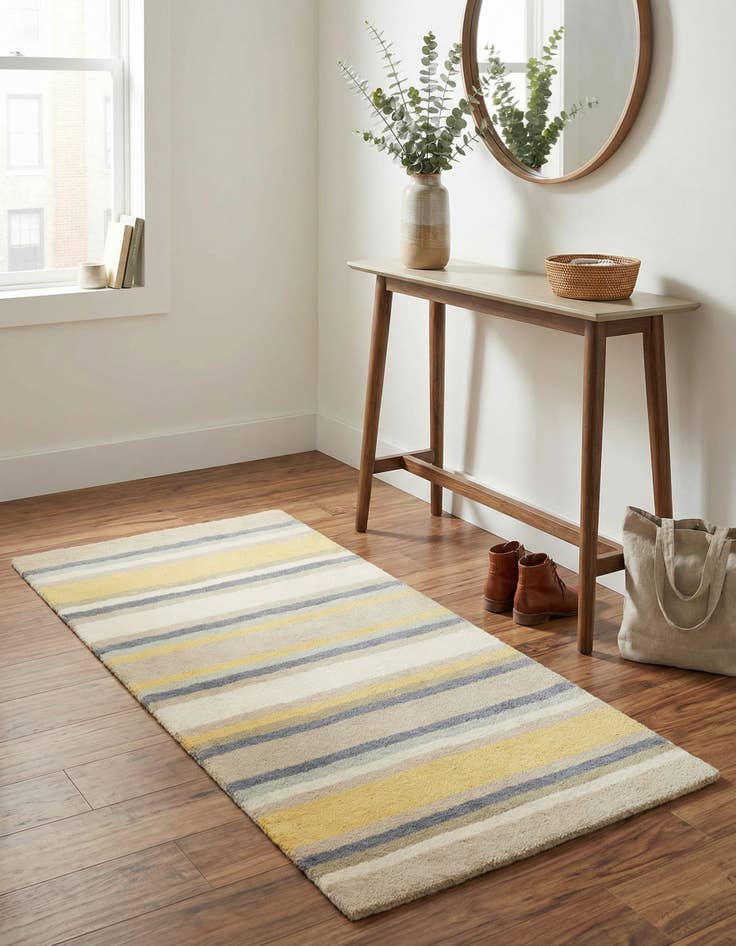 Detail image of 2' 8 x 4' 10 Luna Wool Rug