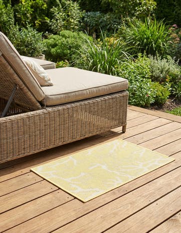 Yellow Easy-Clean Botanical Indoor / Outdoor Rug