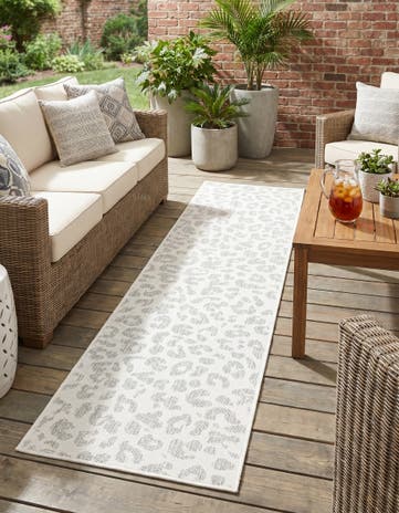 2' x 8' Easy-Clean Safari Indoor / Outdoor Runner Rug