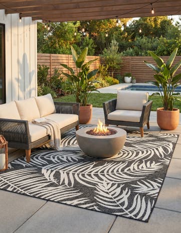 7' 10 x 10' Easy-Clean Botanical Indoor / Outdoor Rug