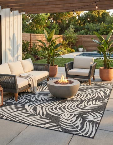 7' 10 x 10' Easy-Clean Botanical Indoor / Outdoor Rug
