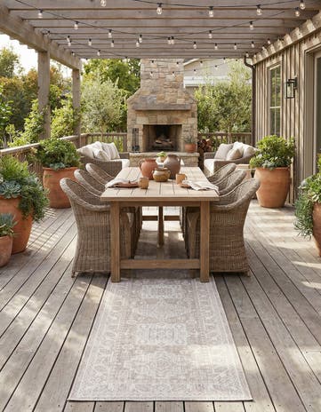 Light Gray Easy-Clean Aztec Indoor / Outdoor Runner Rug