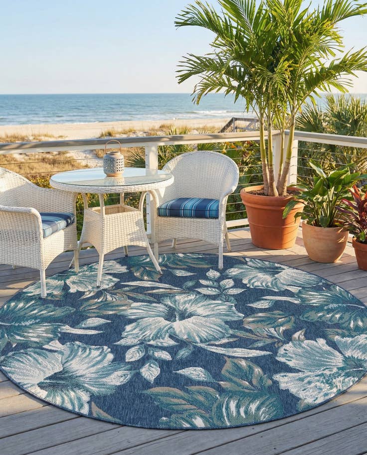 Detail image of 7' x 7' Easy-Clean Coastal Indoor / Outdoor Round Rug