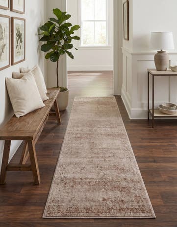 2' 7 x 10' Eliza Runner Rug